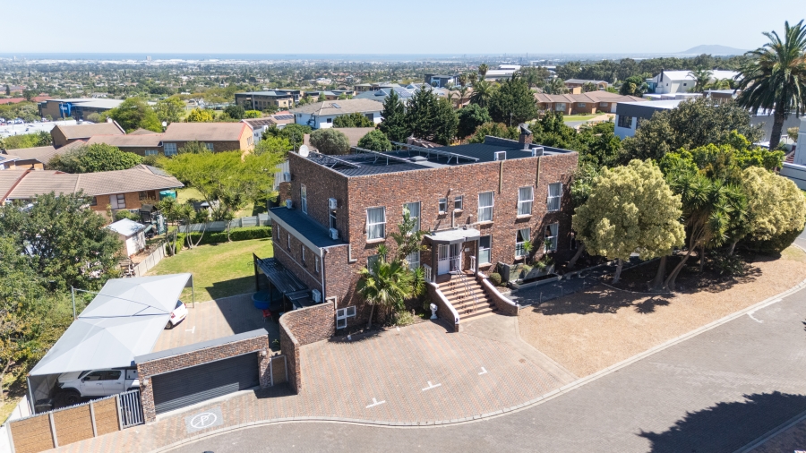 10 Bedroom Property for Sale in Plattekloof Western Cape